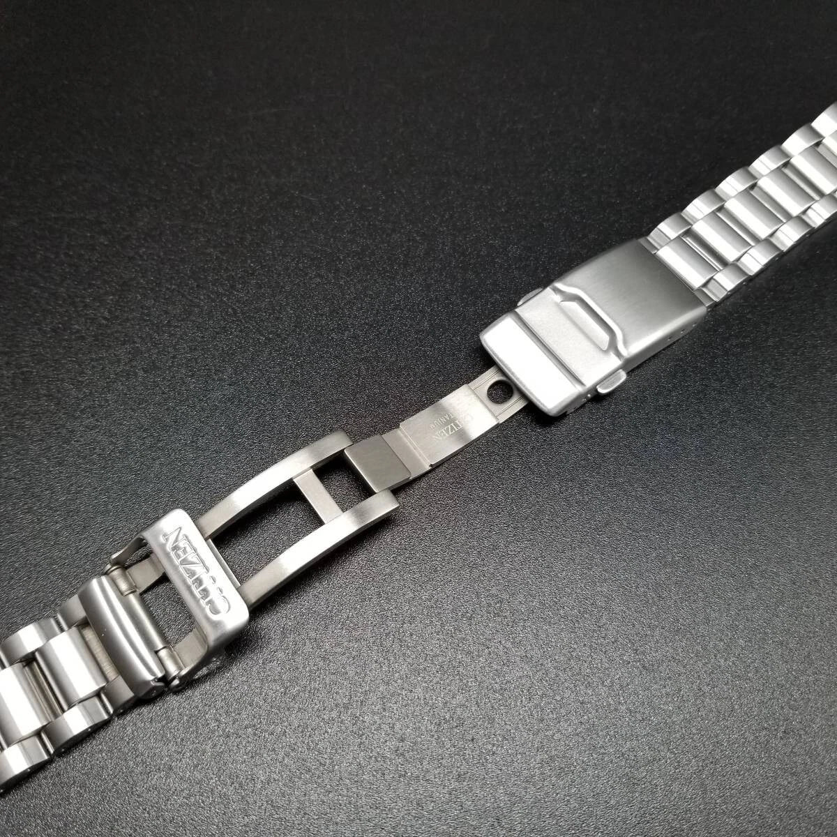 Citizen Armband 59-T00282 Pilot AS2030 Titan 22mm Original